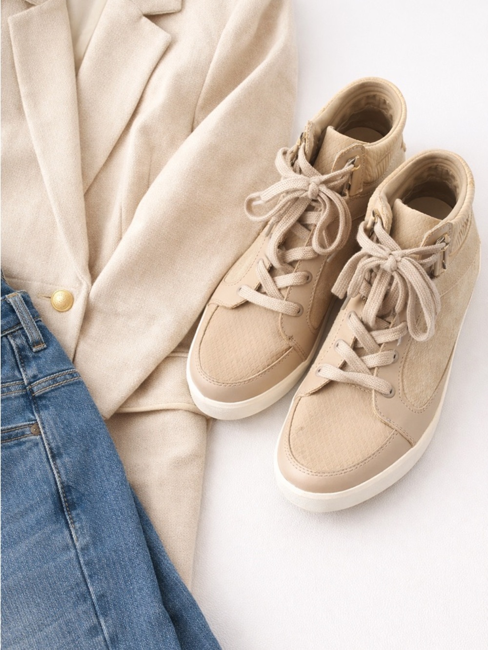 Calvin Klein Beige High Top Sneakers Women’s 9 Preppy Casual